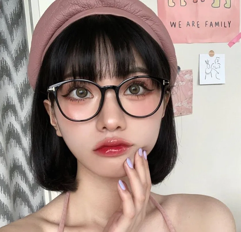Khoảnh khắc rạng ngời của người đẹp tóc ngắn