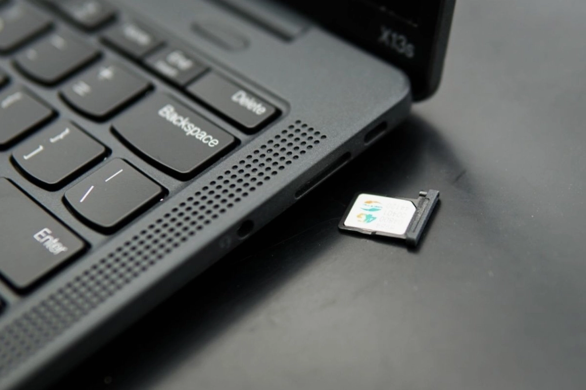 Kiểm tra laptop của bạn có hỗ trợ SIM hay eSIM