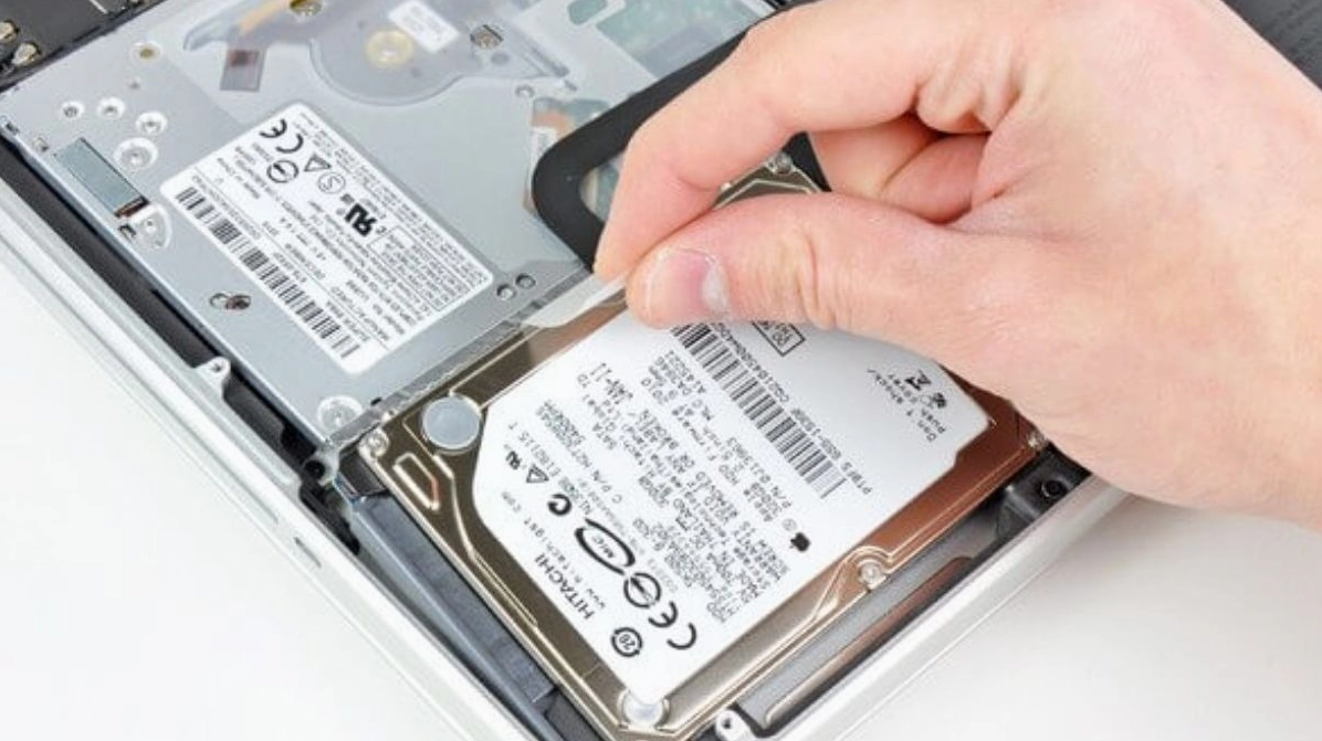 Hướng dẫn chi tiết cách mở nguồn laptop Dell khi gặp sự cố không lên màn hình 3 Kiểm tra phần cứng