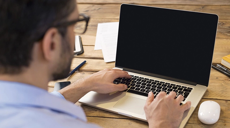 Minh họa thao tác tắt máy tính bằng bàn phím nhanh chóng