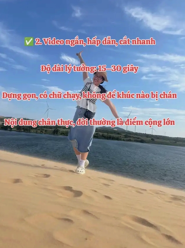 Mỹ nữ tự do tung bay giữa đồi cát rực nắng