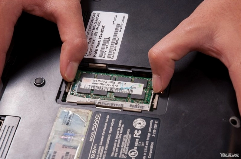 Hướng dẫn chi tiết cách bảo vệ màn hình laptop hiệu quả nhất năm 2026 23 Nâng cấp RAM cho laptop
