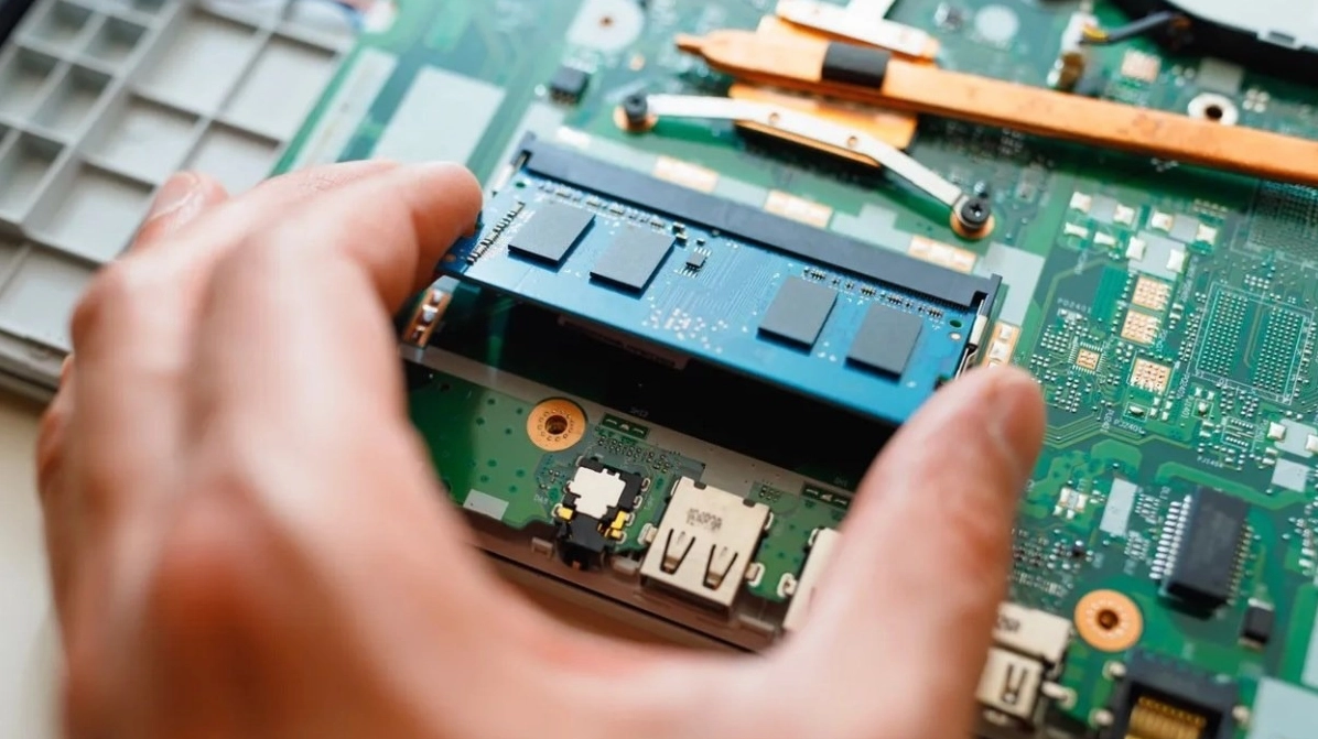 Nâng cấp RAM để cải thiện hiệu năng laptop