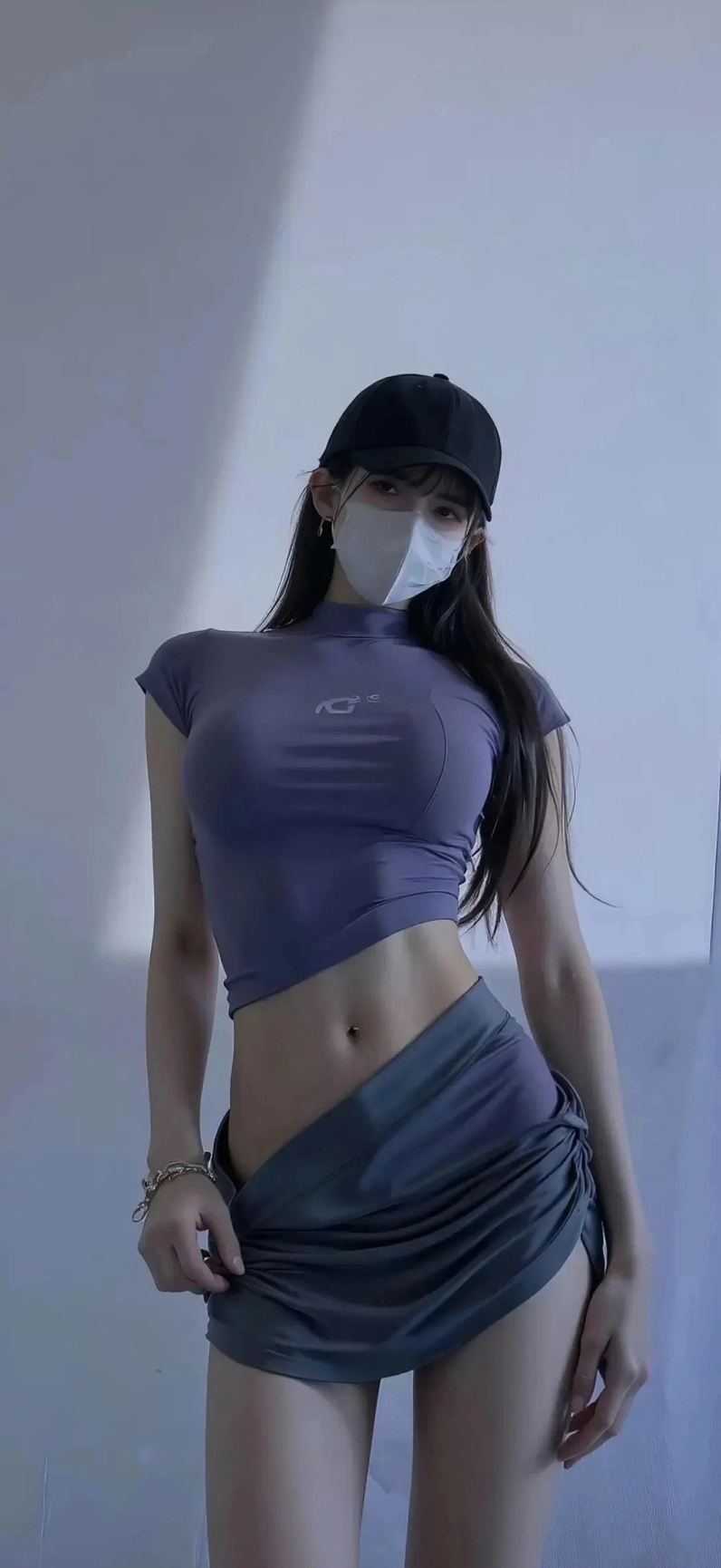 Năng động và trẻ trung với chân váy ngắn cá tính