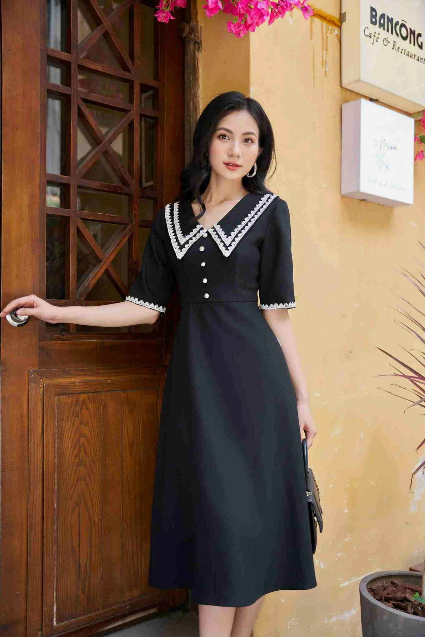 Nét sang trọng, quý phái của cô gái diện đầm đen phối viền ren tinh tế