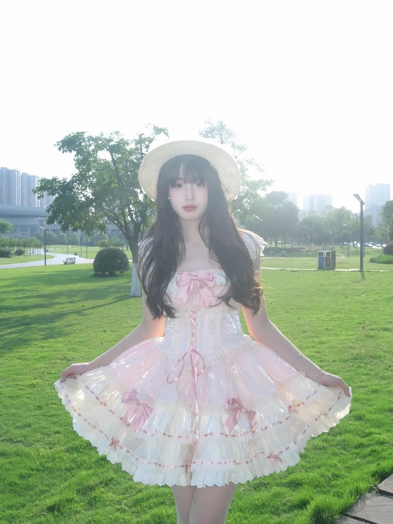 Nét thanh xuân tươi trẻ rạng ngời của nữ sinh trong bộ đồng phục váy xếp ly