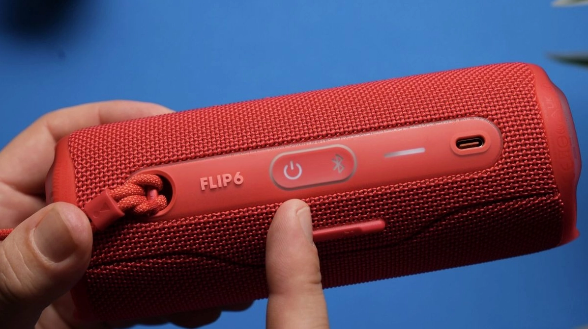 Hướng dẫn chi tiết cách bật bluetooth trên laptop dell inspiron nhanh chóng nhất 17 Nhấn giữ nút nguồn trên loa vài giây cho đến khi đèn báo nhấp nháy