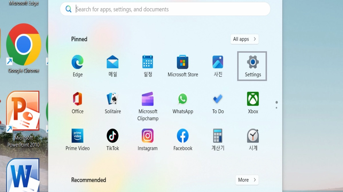 Hướng dẫn chi tiết cách đổi ngôn ngữ trên laptop Windows nhanh chóng 14 Nhấn phím Windows trên bàn phím (hoặc click chuột vào biểu tượng Menu Start) và chọn Settings