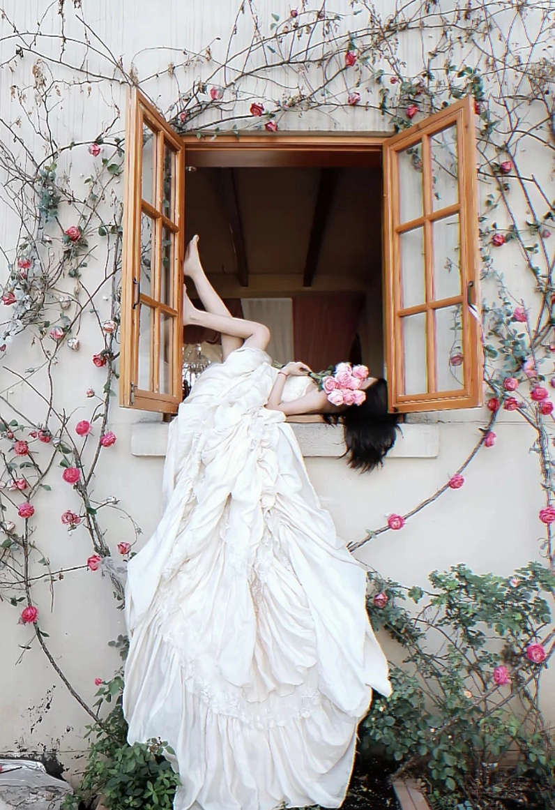 Nhan sắc kiêu sa lộng lẫy của cô dâu xinh đẹp trong chiếc váy cưới trong mơ