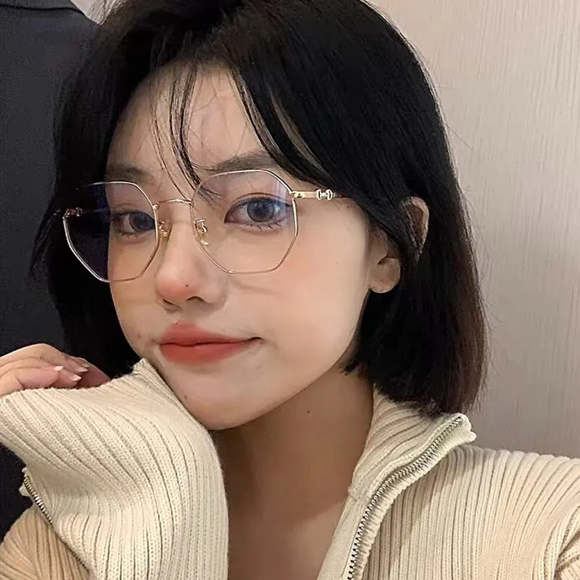 Nhan sắc vạn người mê của cô nàng hot girl tóc ngắn