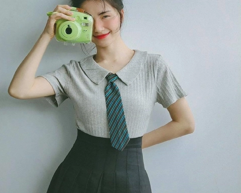 Bộ sưu tập ảnh gái xinh mặc váy xếp ly vạn người mê 16 Nữ ca sĩ tự tin khoe cá tính với trang phục biểu diễn