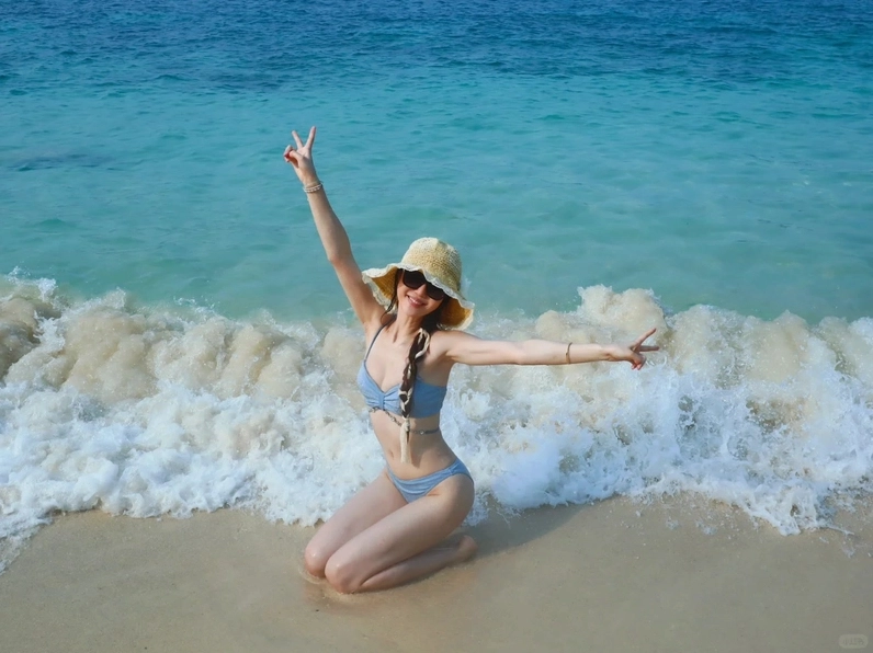 Bộ sưu tập 30 ảnh bikini gái Trung Quốc nóng bỏng nhất 2026 15 Phối đồ cực chất với phụ kiện đi biển thời thượng