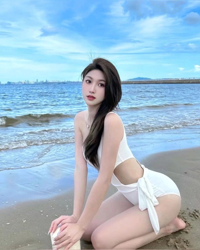 Tổng hợp ảnh gái mặc bikini trắng quyến rũ và cuốn hút nhất 14 Phong cách quyến rũ rạng ngời