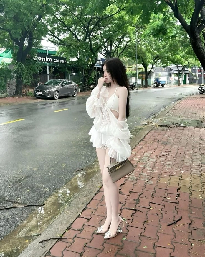 Phong cách sexy vừa đủ không phô trương thanh lịch
