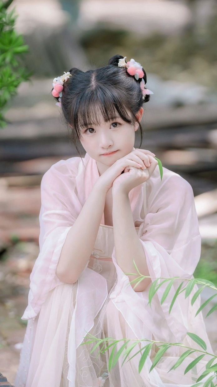 Phong thái đoan trang thục nữ của mỹ nhân