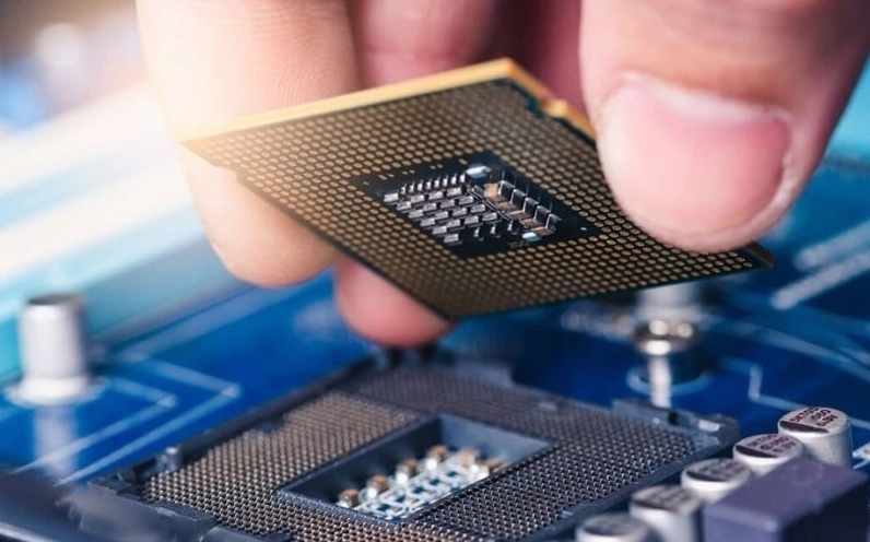 Quá trình tối ưu hóa laptop đòi hỏi sự kết hợp giữa phần mềm và phần cứng