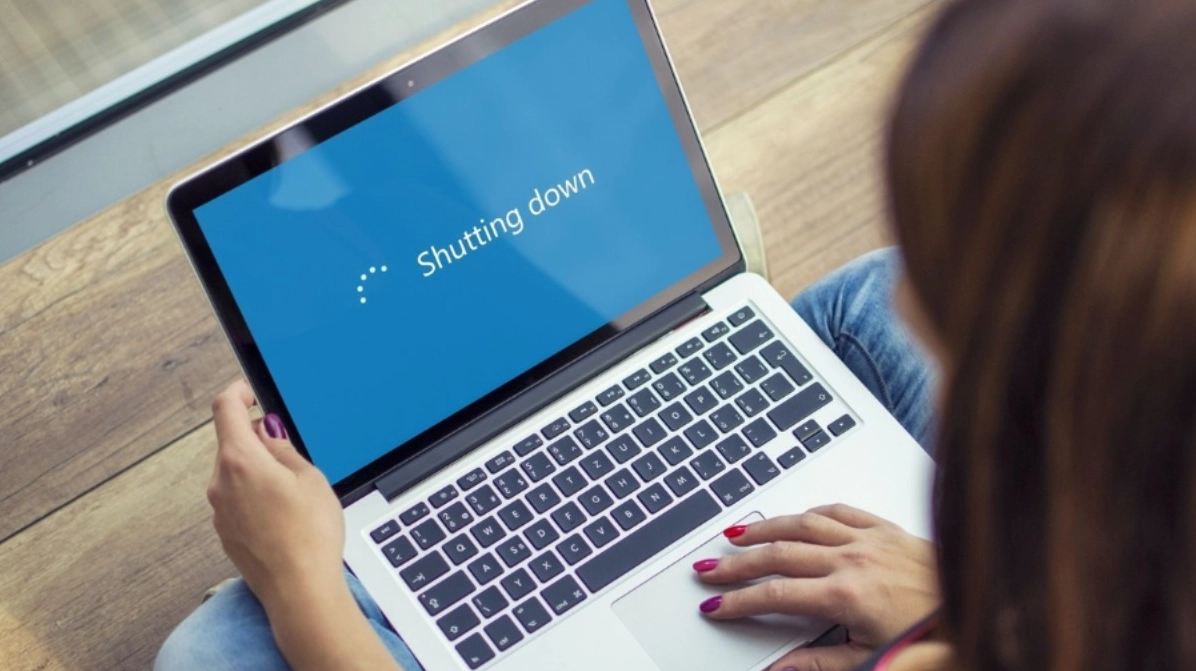 Hướng dẫn chi tiết cách tắt laptop đúng chuẩn và an toàn nhất năm 2026 2 Shutdown là lựa chọn tối ưu khi bạn không sử dụng laptop trong thời gian dài