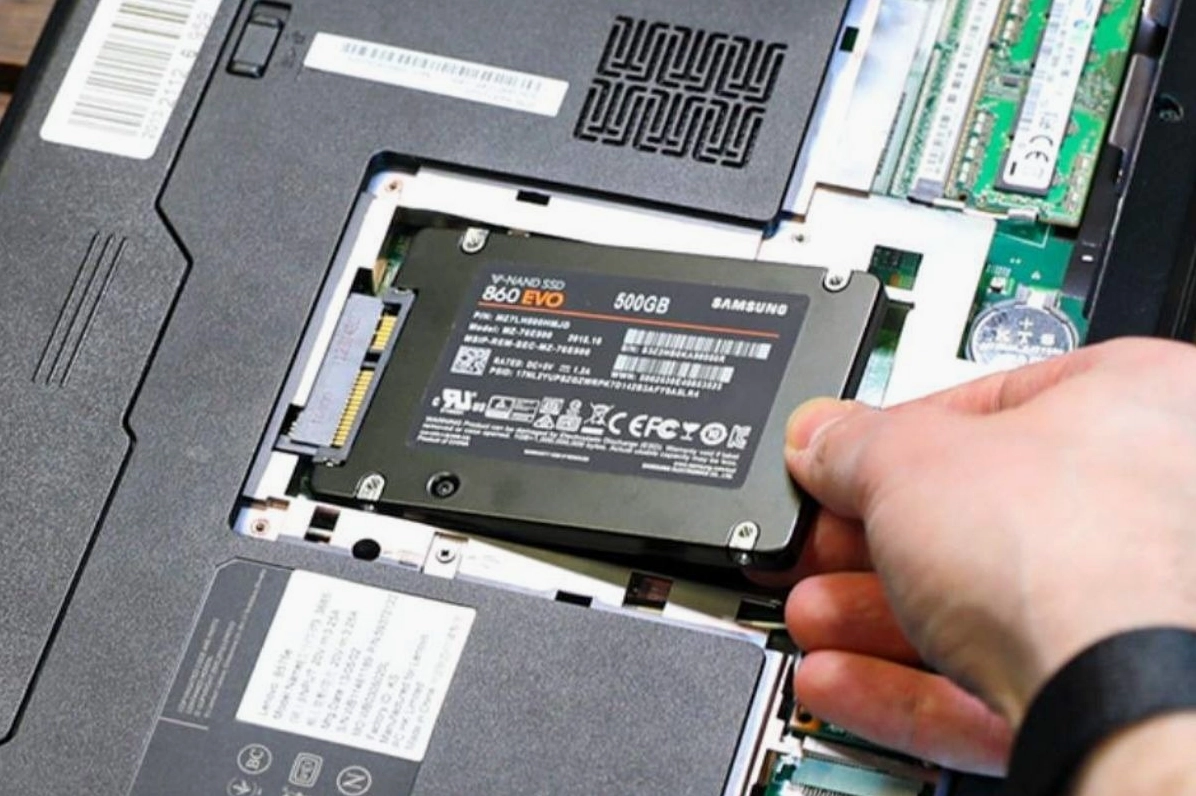 So sánh tốc độ khởi động và load game giữa ổ cứng SSD và HDD truyền thống