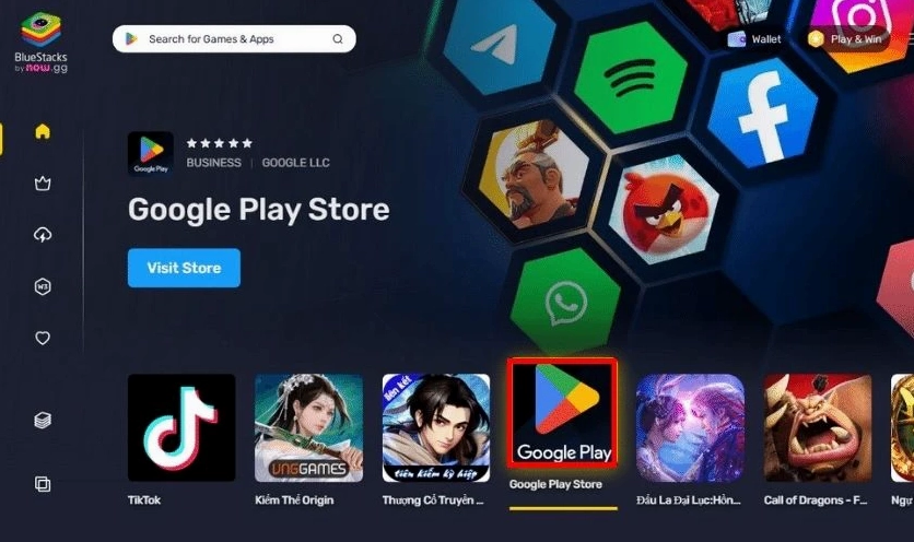 Thao tác mở ứng dụng Google Play Store bên trong phần mềm giả lập BlueStacks để tìm kiếm ứng dụng