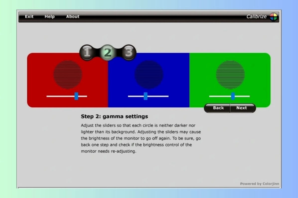 Thiết bị đo màu chuyên dụng đang được gắn trên màn hình laptop