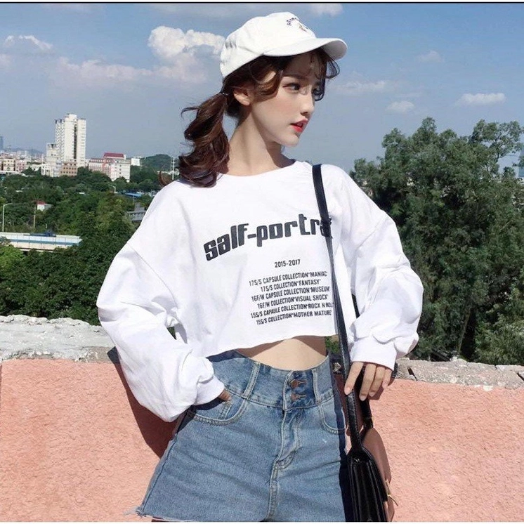 Bộ sưu tập hình ảnh gái xinh mặc áo croptop ngắn siêu quyến rũ 18 Thời trang thu đông ấm áp nhưng vẫn khoe được eo thon với áo croptop tay dài
