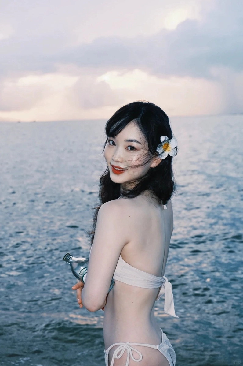 Bộ sưu tập 30 ảnh bikini gái Trung Quốc nóng bỏng nhất 2026 20 Tràn đầy sức sống tuổi đôi mươi rực rỡ
