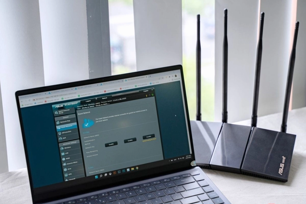 Trang bị thiết bị router gaming với nhiều ăng ten để cải thiện sóng Wi-Fi