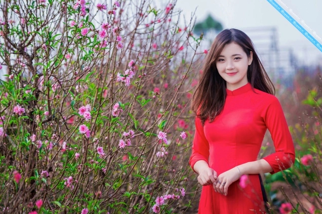 Xu hướng thời trang siêu hot được cô gái ứng dụng hoàn hảo